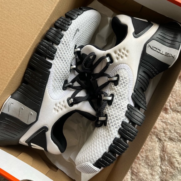 Nike Shoes - Nike Metcon Premium Women’s 8